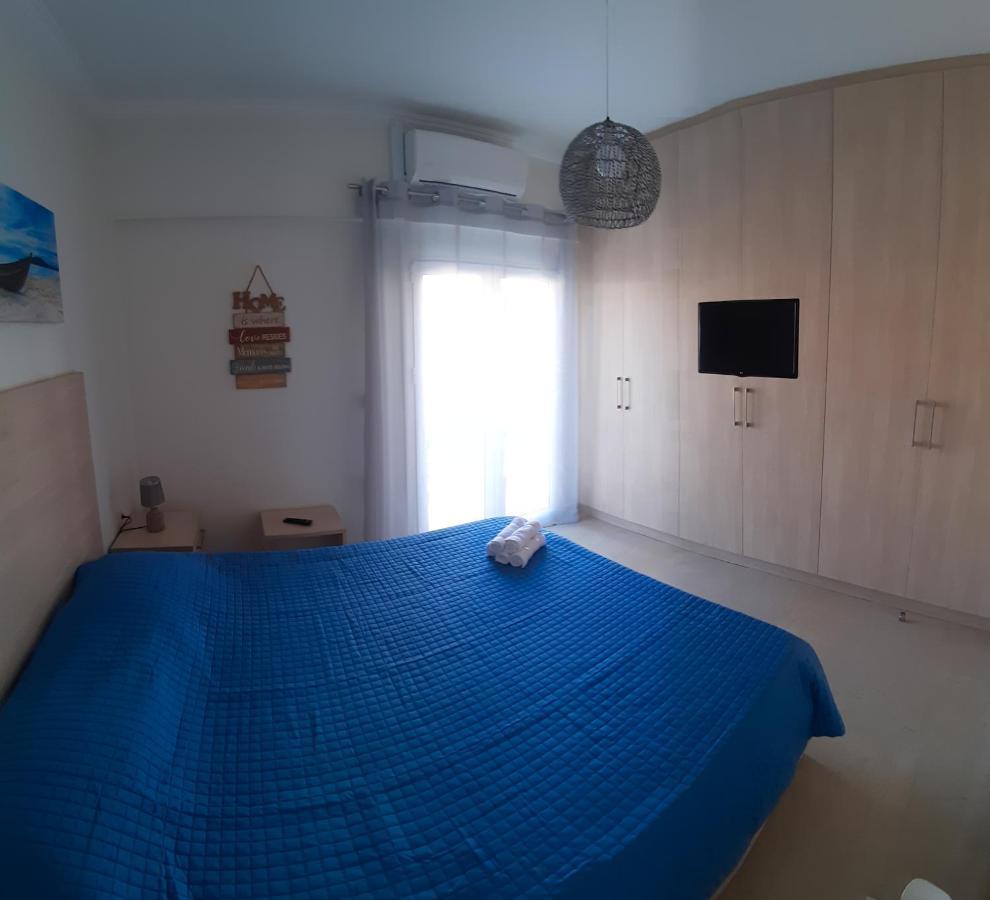 Central Apartment Near The Beach With Huge Private Terrace Лоутраки Экстерьер фото