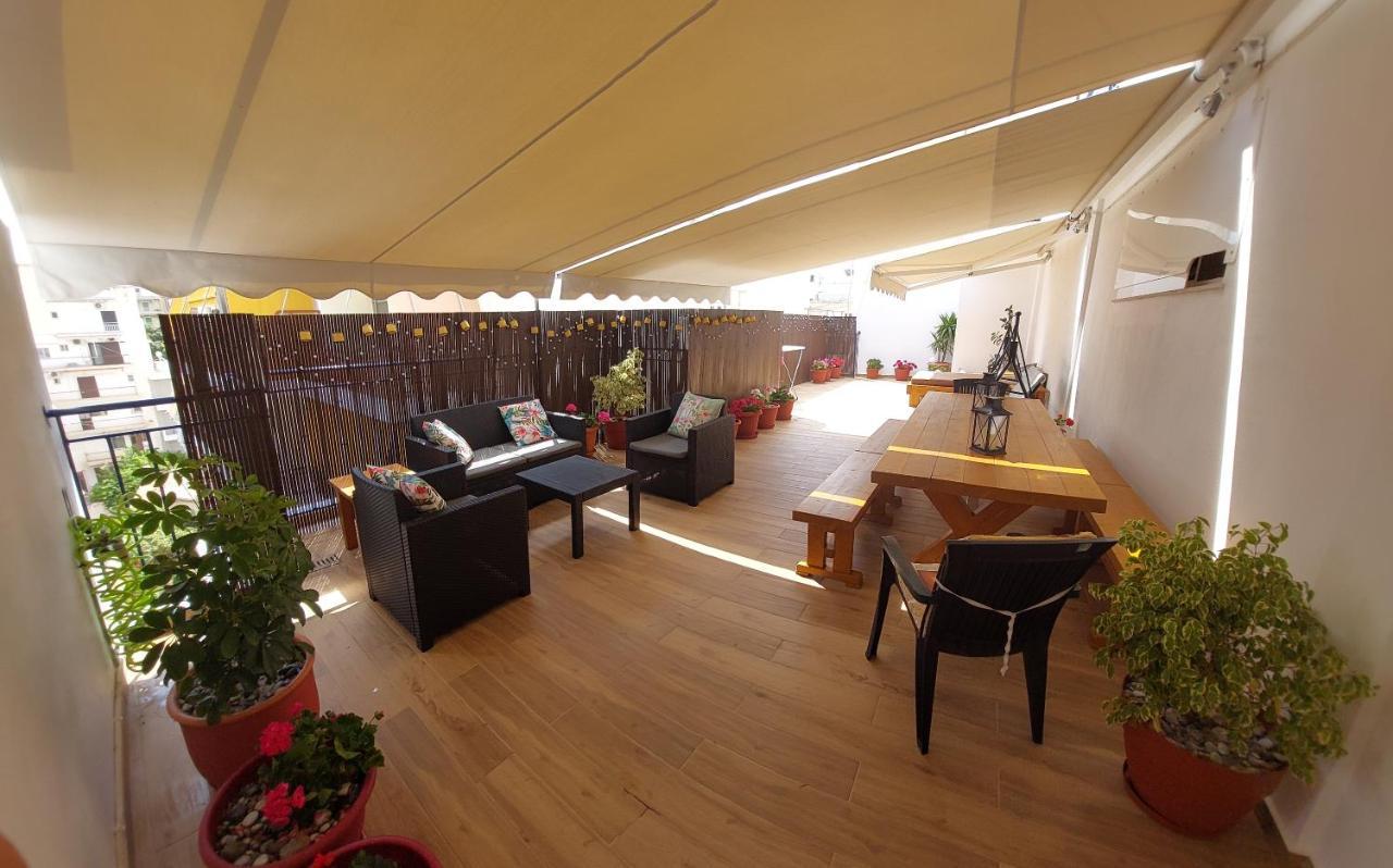 Central Apartment Near The Beach With Huge Private Terrace Лоутраки Экстерьер фото